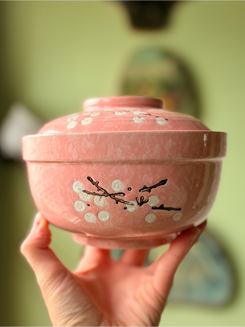 Traditional Oriental Pink Cherry Blossom Rice Bowl with Cover - Picture 5 of 10